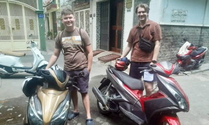 Khách Tây Thuê Xe Máy Và Những Trải Nghiệm Đáng Nhớ